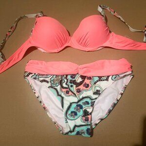 NEW SWIM SUIT (size small)